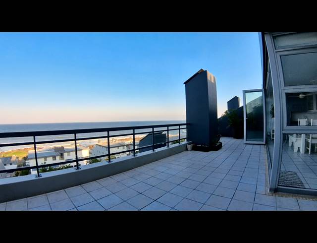 3 BEDROOM PENTHOUSE FOR SALE IN UVONGO